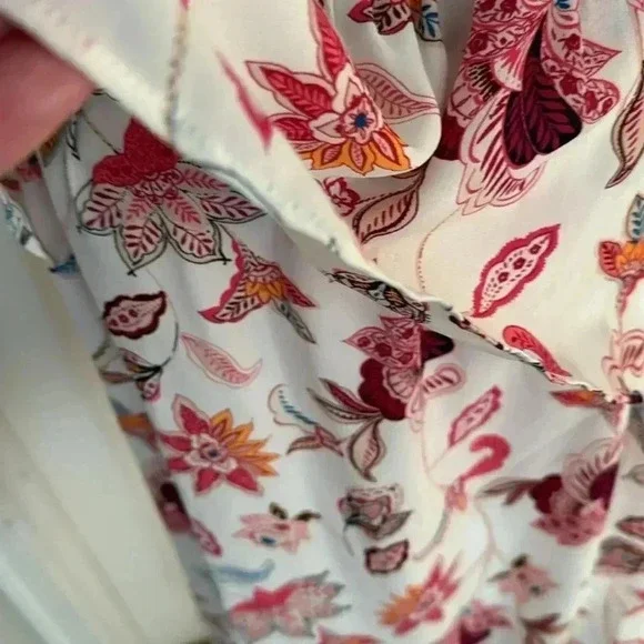 NWOT LOFT Sleeveless Blouse with Ruffle SZ S - Picture 3 of 6